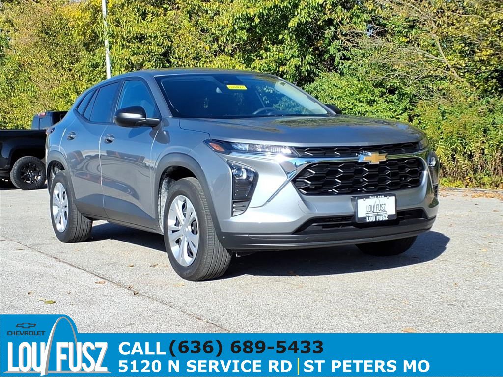 Used 2025 Chevrolet Trax LS