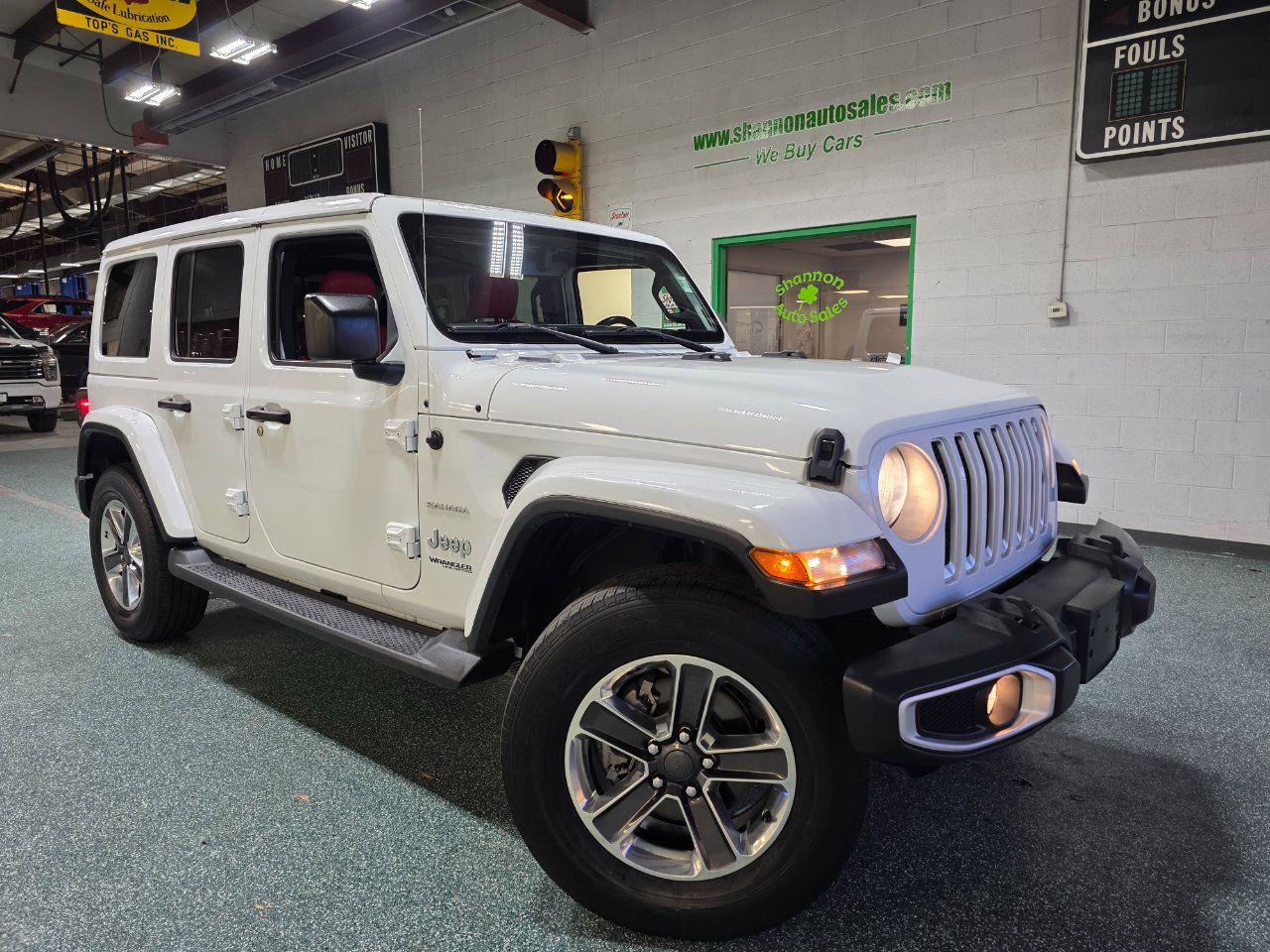 Used 2020 Jeep Wrangler Unlimited Sahara w/ Uconnect 4C Nav & Sound Group image 14