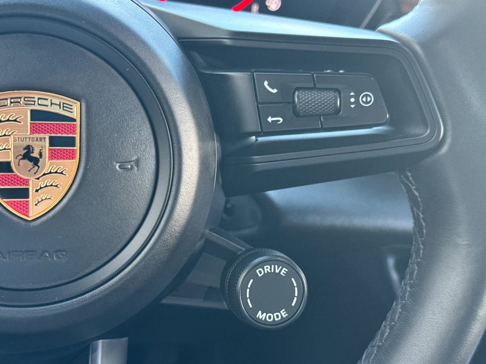 Used 2025 Porsche Macan Electric image 30