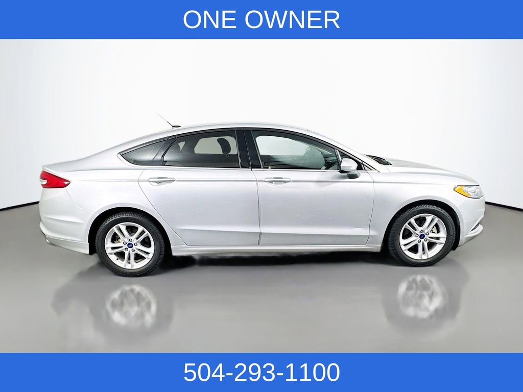 Certified 2018 Ford Fusion SE w/ Fusion SE Technology Package FWD image 6
