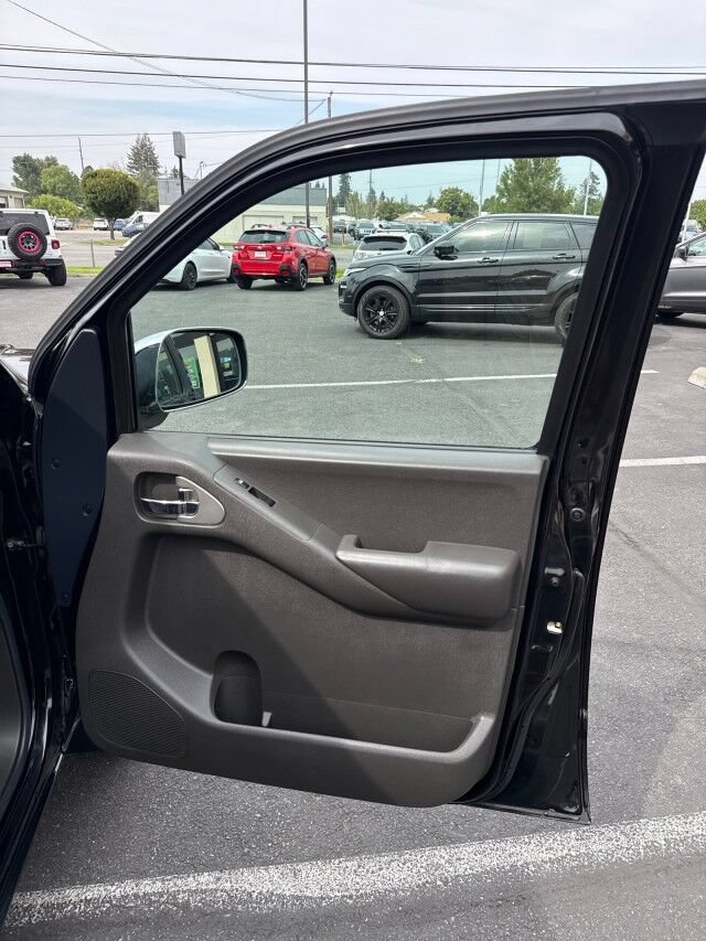 Used 2005 Nissan Frontier NISMO w/ (J01) Sunroof Pkg AWD/4WD image 15