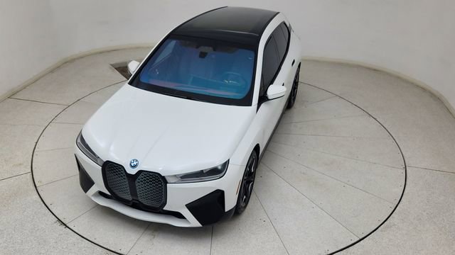 Used 2024 BMW iX xDrive50 w/ Premium Package AWD/4WD image 70