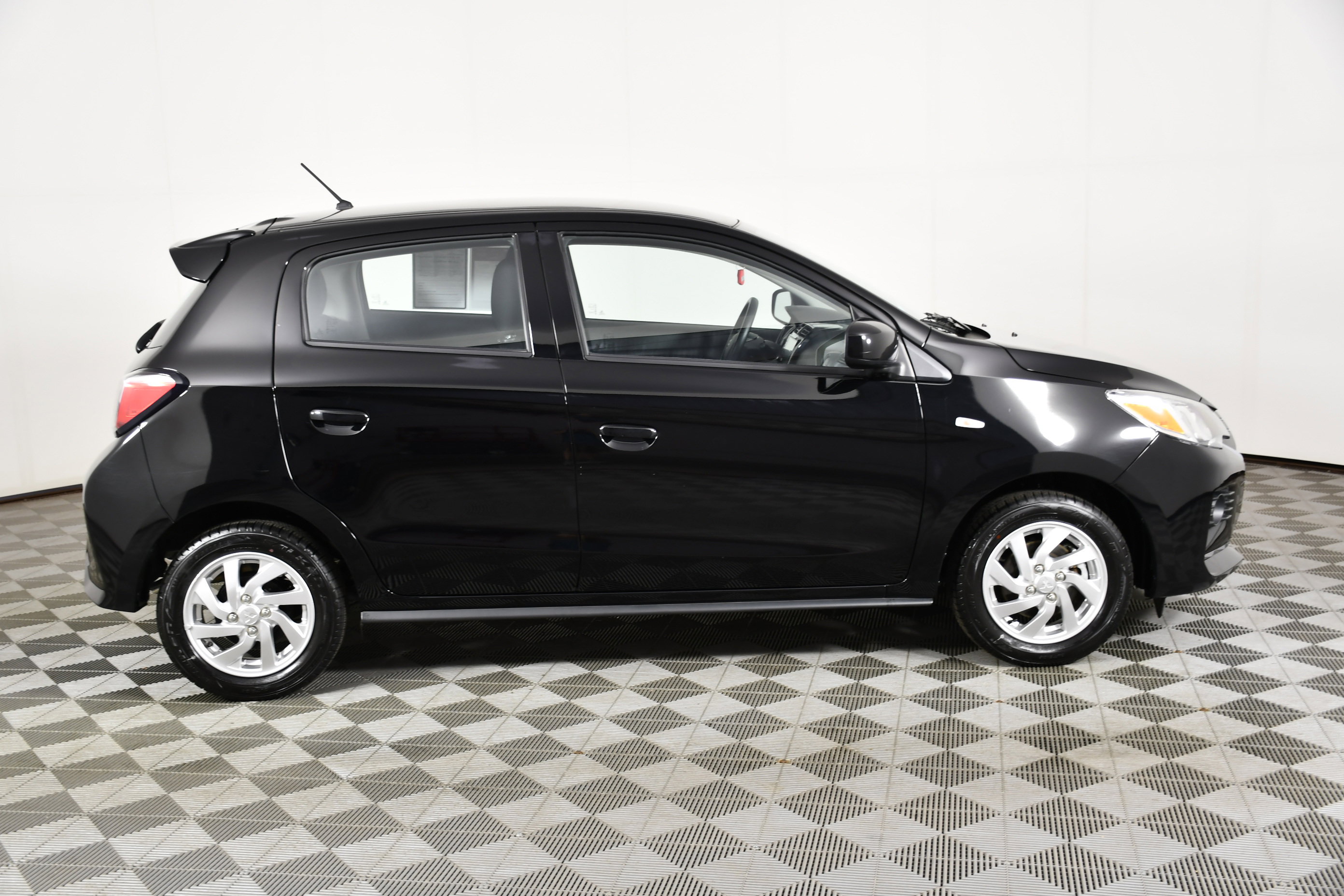 Used 2024 Mitsubishi Mirage LE FWD image 5