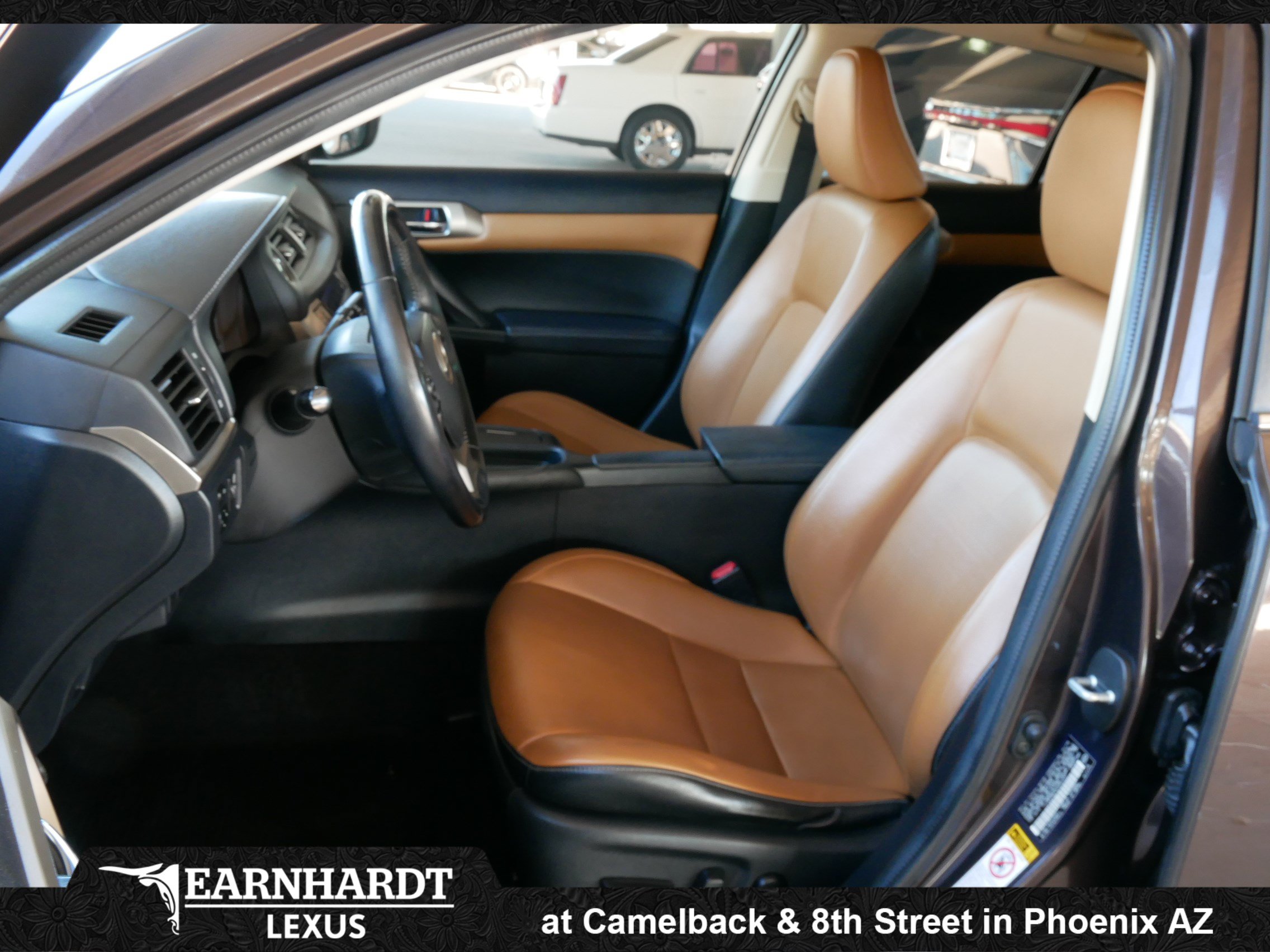 Used 2016 Lexus CT 200h w/ Accessory Package 2 FWD image 2