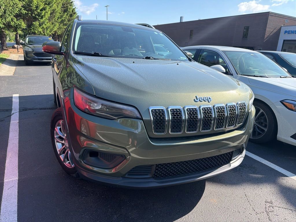 Used 2019 Jeep Cherokee Latitude Plus w/ Cold Weather Group AWD/4WD image 5