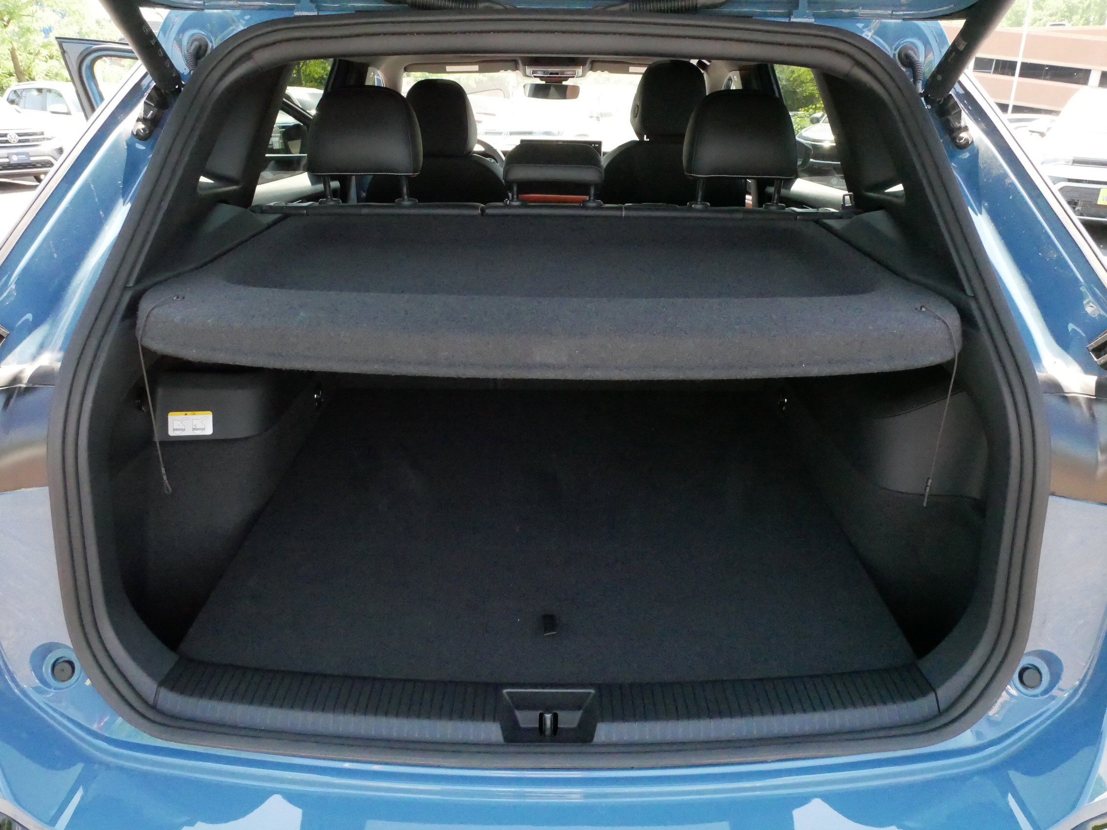 Certified 2025 Volkswagen Tiguan SEL R-Line AWD/4WD image 18
