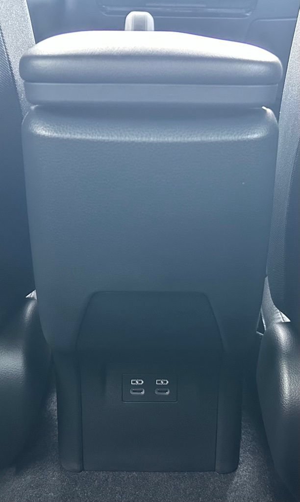 New 2027 Toyota Prius LE FWD image 17
