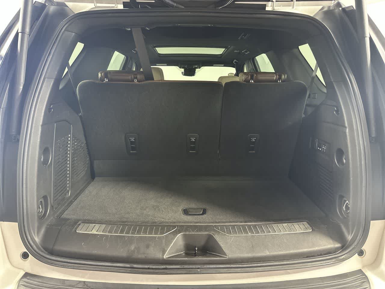 Used 2023 Chevrolet Tahoe High Country AWD/4WD image 23