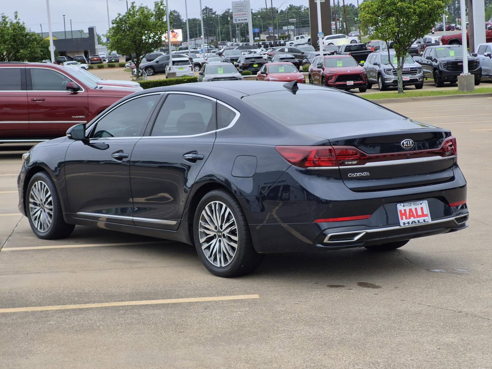 Used 2020 Kia Cadenza Technology FWD image 4