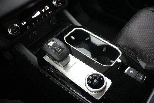 New 2026 Mitsubishi Outlander ES image 14