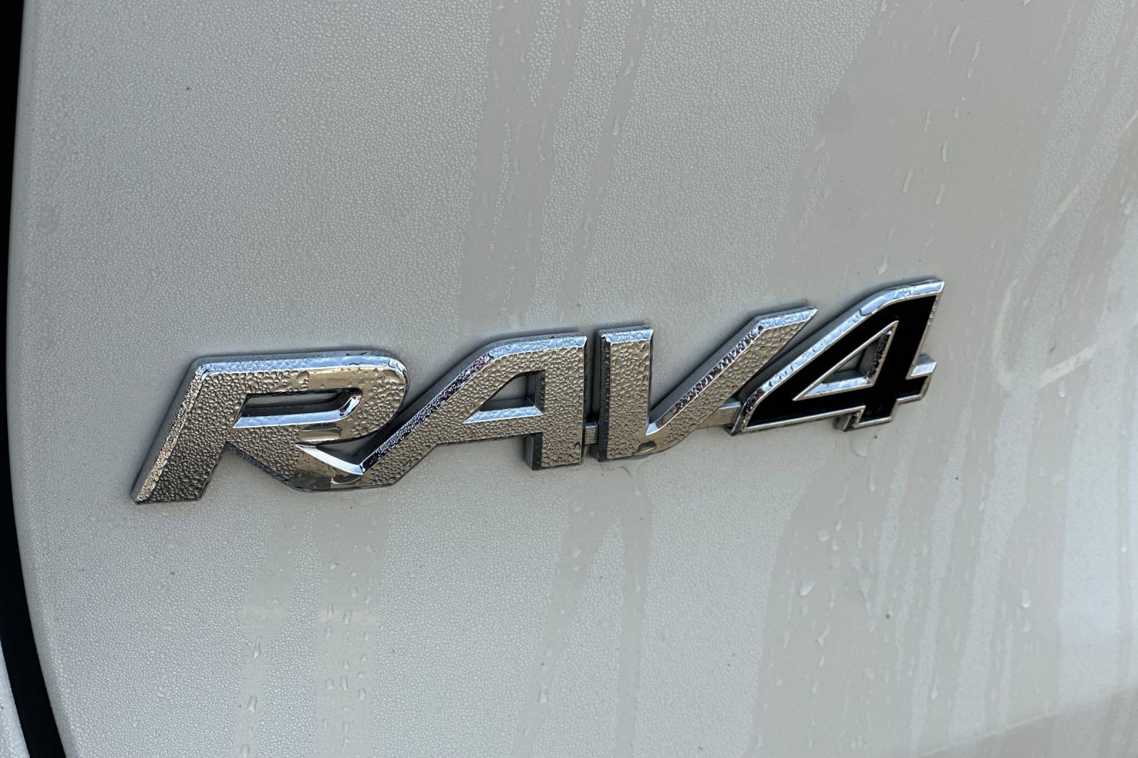 Used 2024 Toyota RAV4 SE image 52