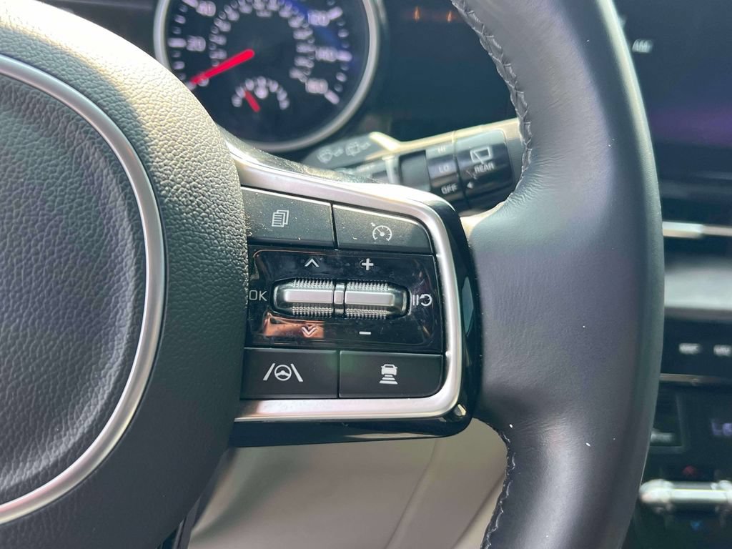 Certified 2023 Kia Carnival EX FWD image 21