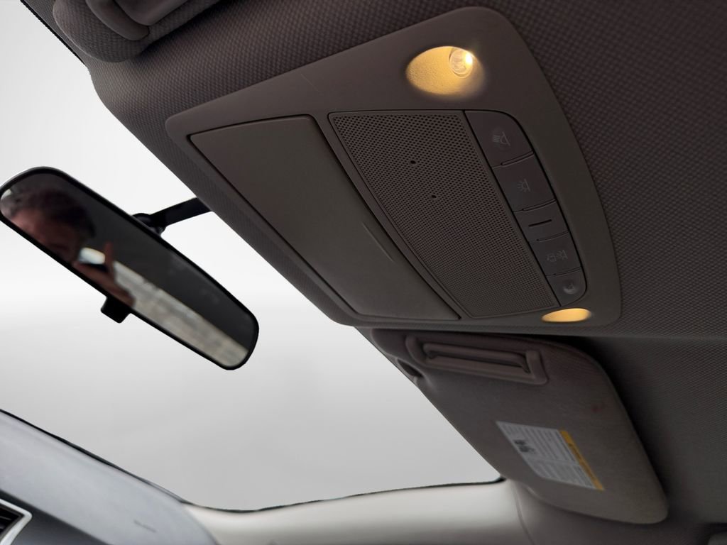 Used 2018 Nissan Sentra SR w/ Technology Package image 23