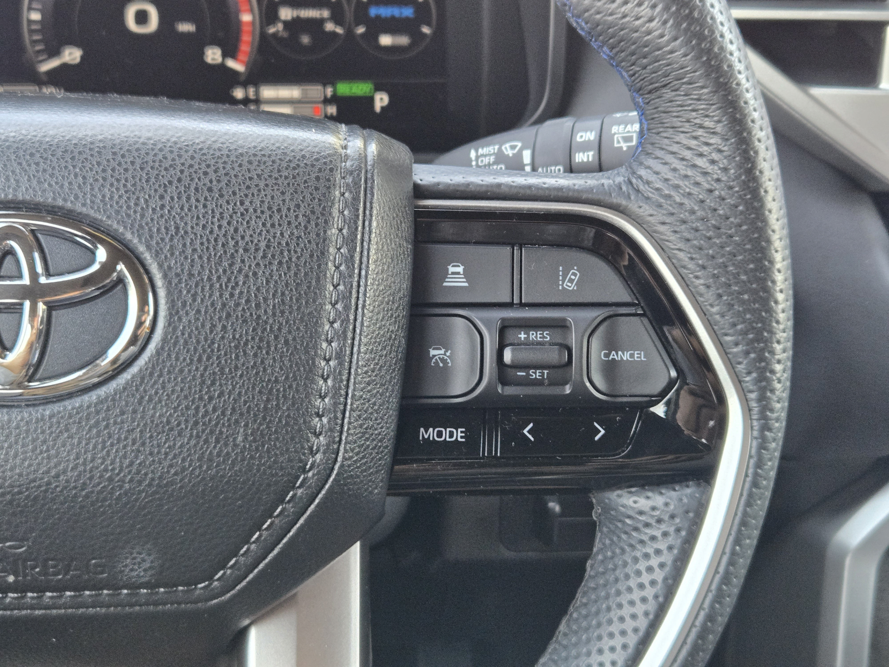 Used 2024 Toyota Sequoia Platinum AWD/4WD image 26