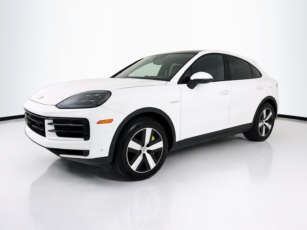 Certified 2024 Porsche Cayenne Coupe AWD/4WD image 1
