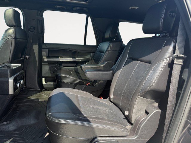 Used 2020 Ford Expedition Max XLT w/ Equipment Group 202A AWD/4WD image 14