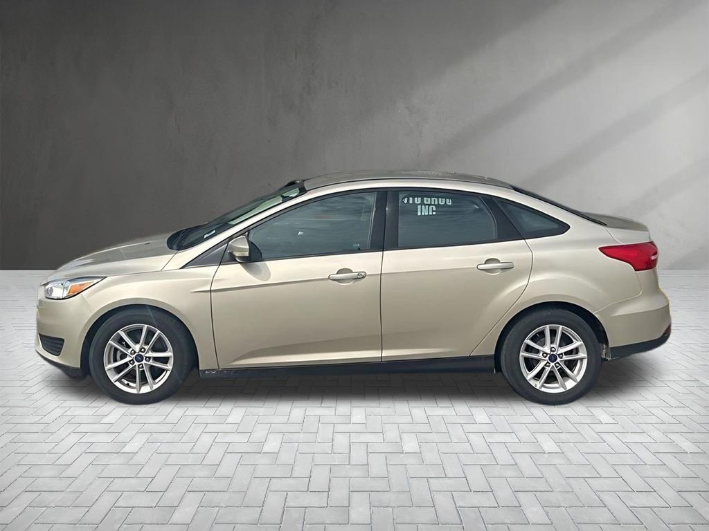 Used 2017 Ford Focus SE FWD image 3