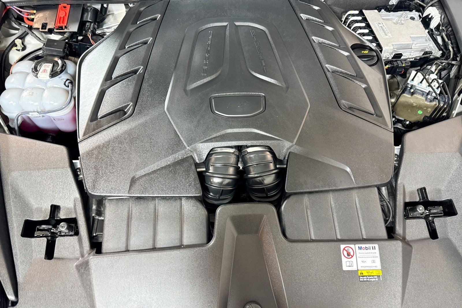 Used 2024 Porsche Cayenne S image 29