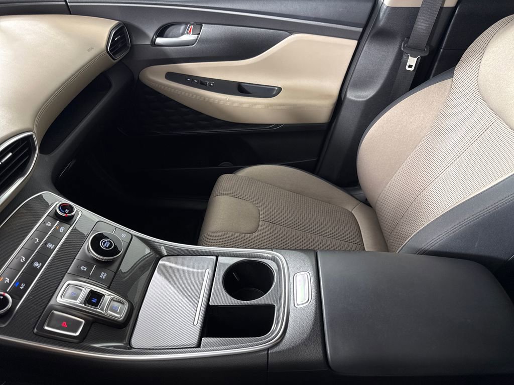 Used 2021 Hyundai Santa Fe SE FWD image 18