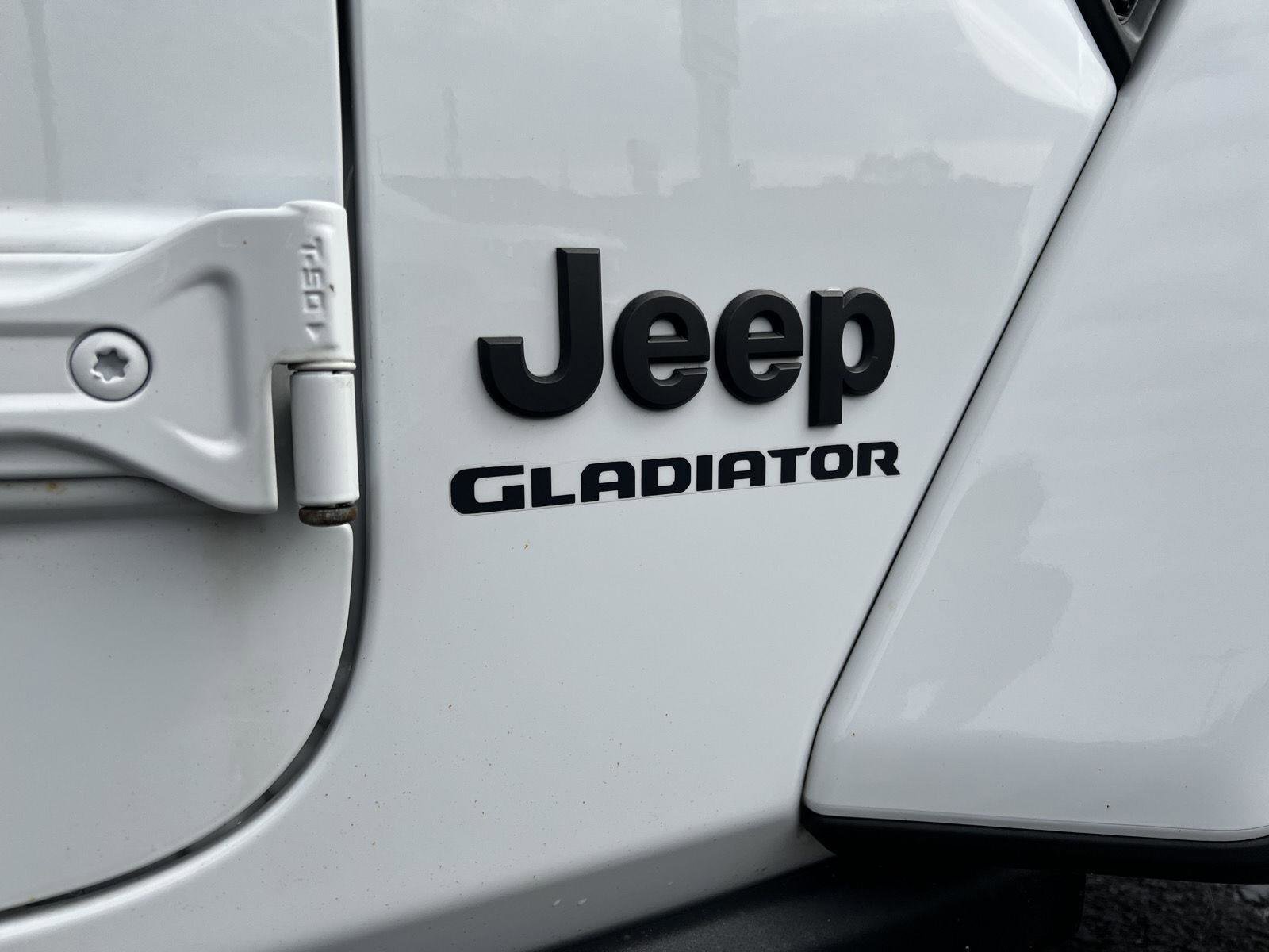 Used 2021 Jeep Gladiator Willys image 4
