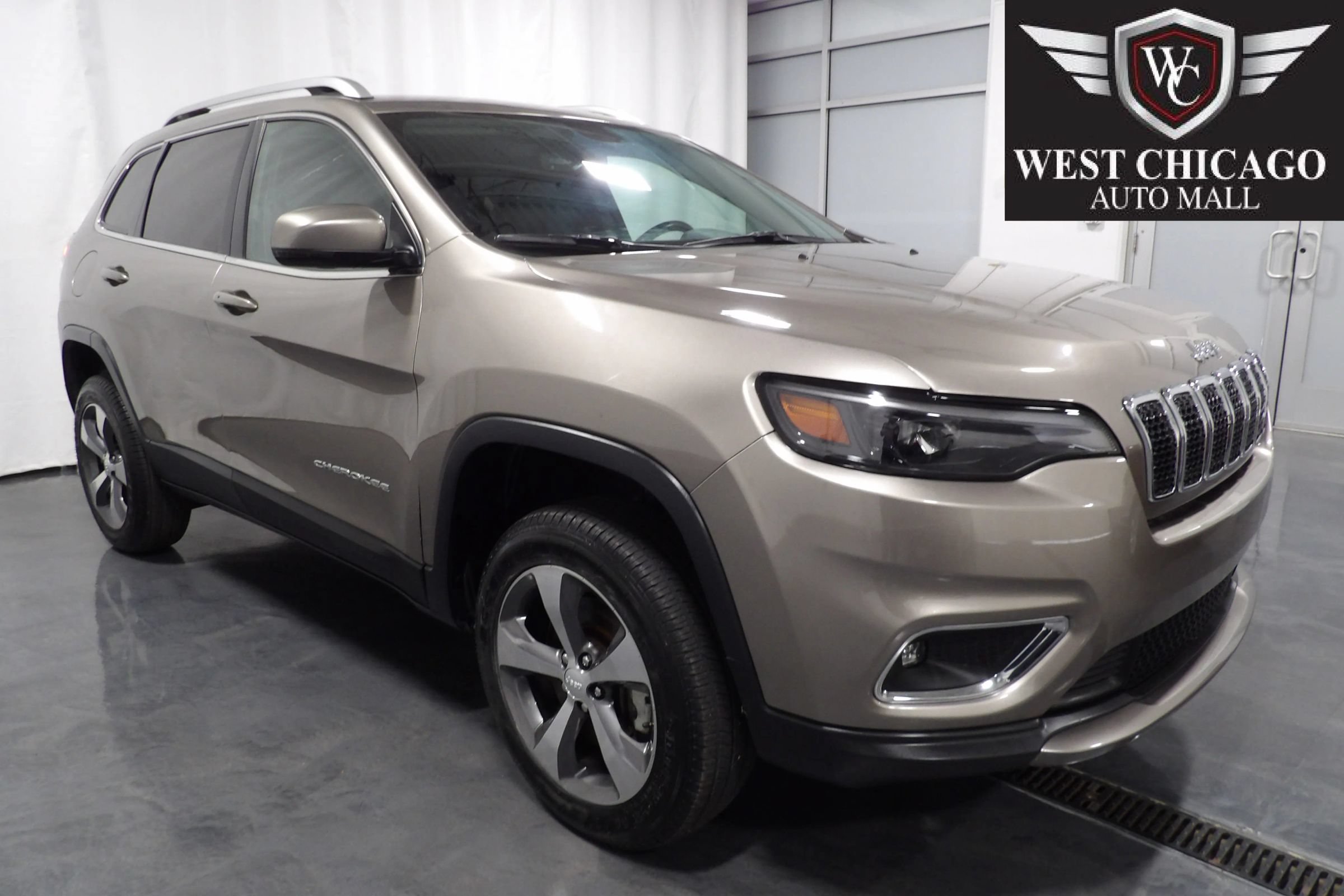 Used 2019 Jeep Cherokee Limited AWD/4WD image 1