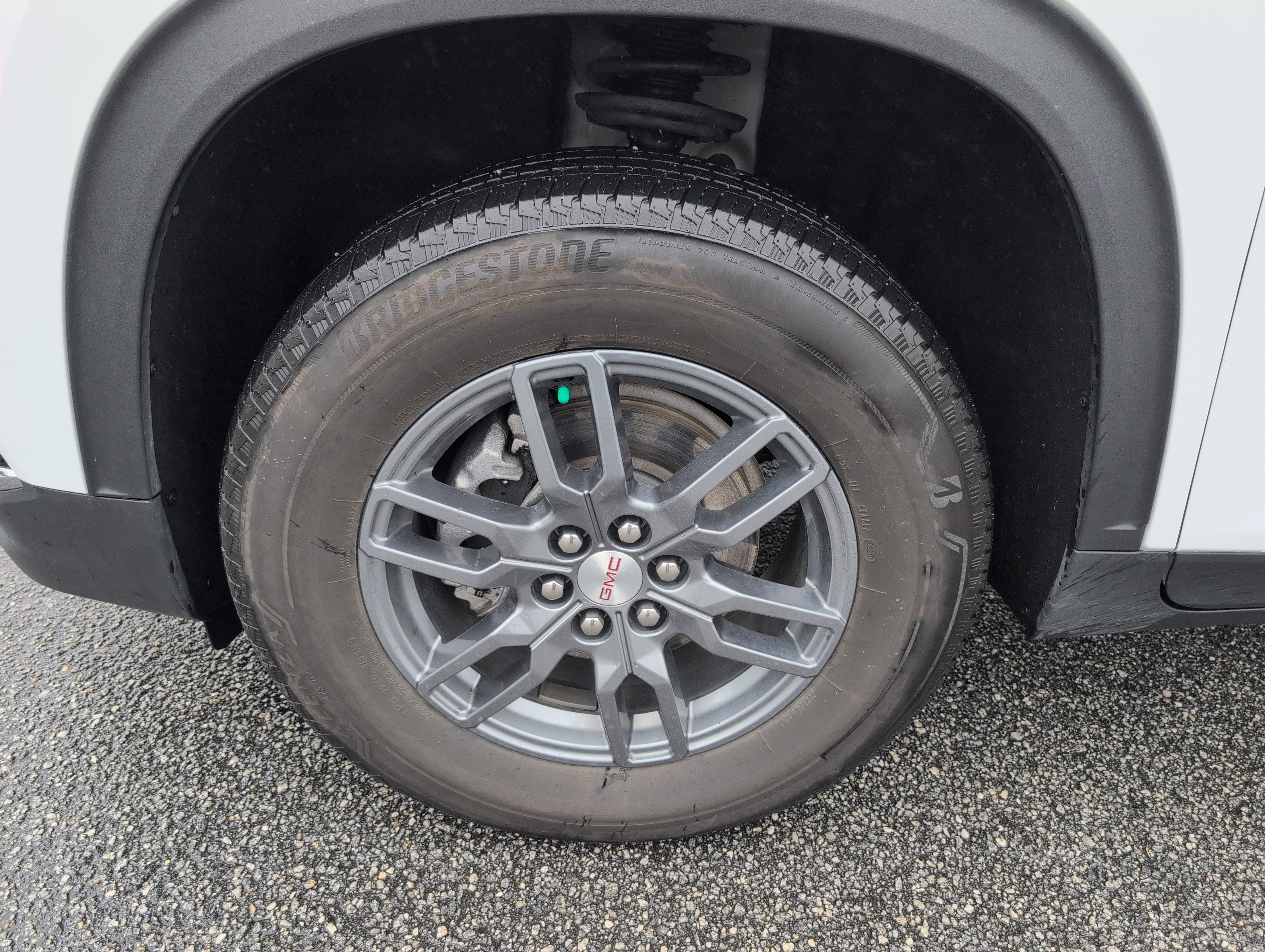 Used 2025 GMC Acadia Elevation image 2