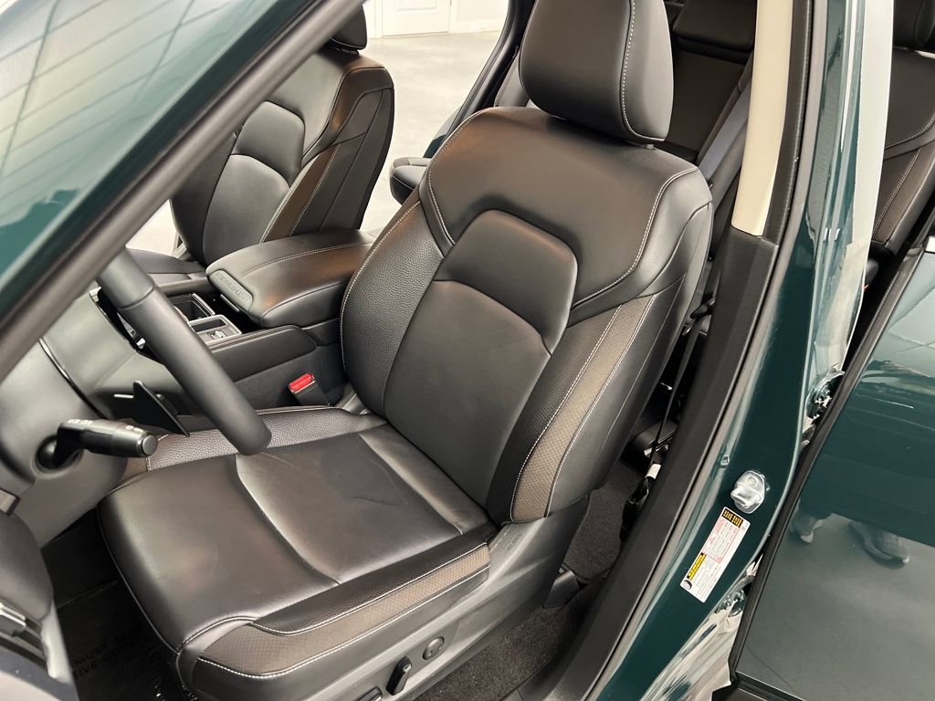 Used 2025 Nissan Pathfinder SL image 9