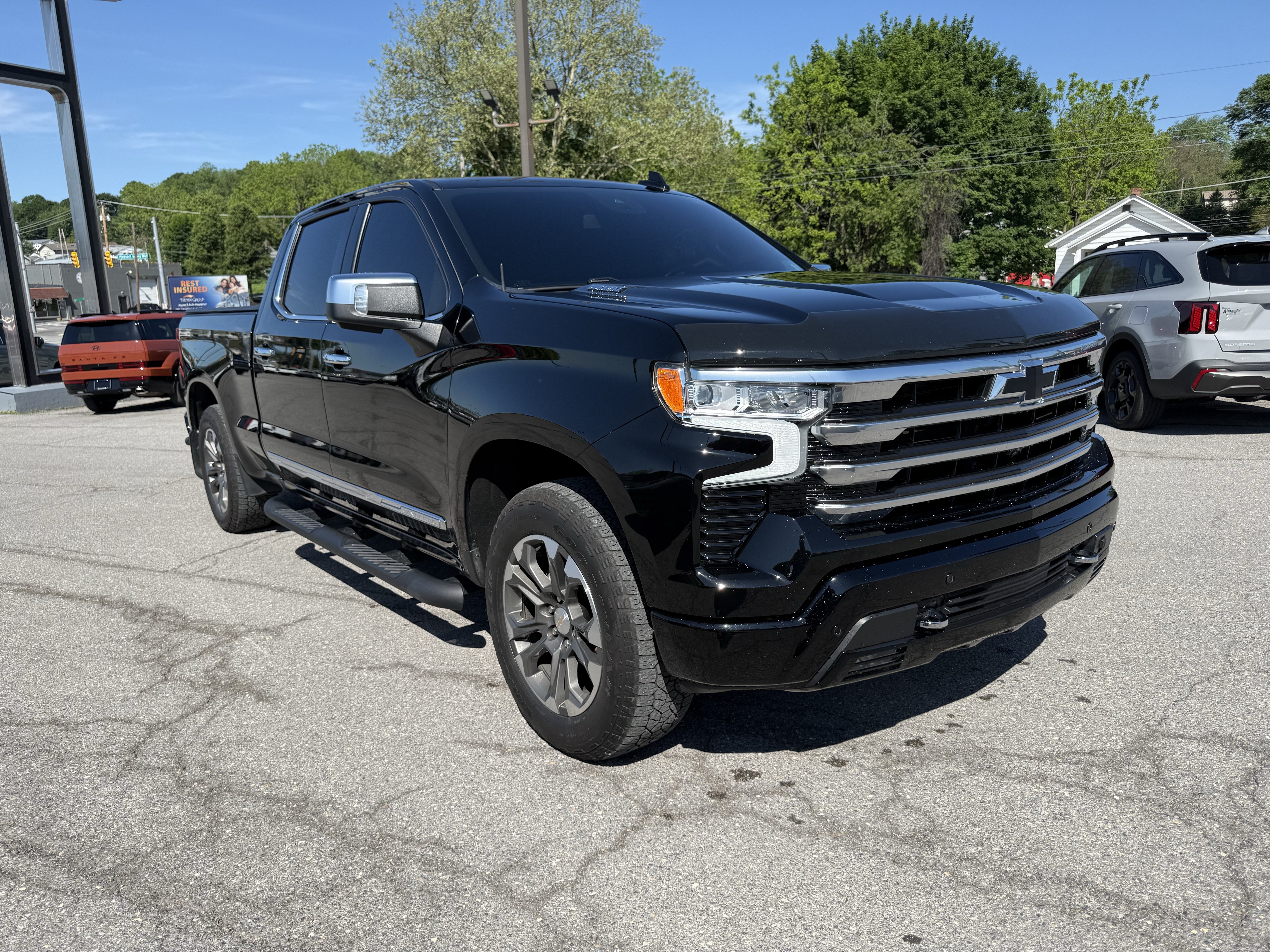 Used 2023 Chevrolet Silverado 1500 High Country AWD/4WD video 1
