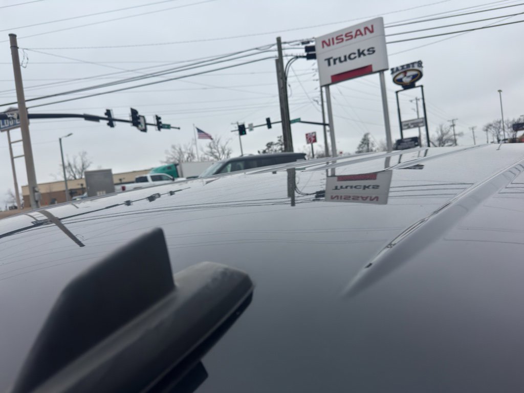 Used 2018 GMC Sierra 1500 SLT w/ SLT Premium Package image 9