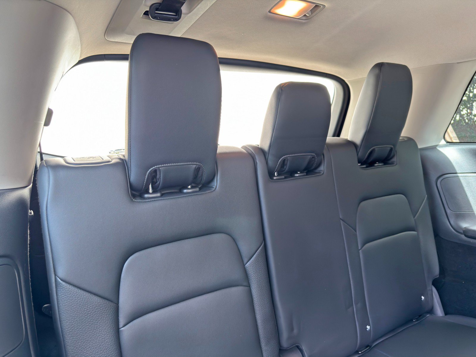 Used 2022 Nissan Pathfinder SL FWD image 37