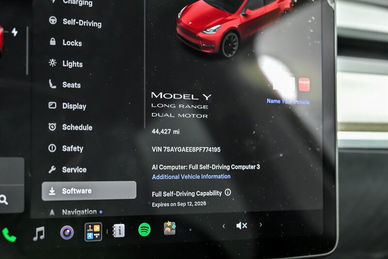Used 2023 Tesla Model Y Long Range AWD/4WD image 30
