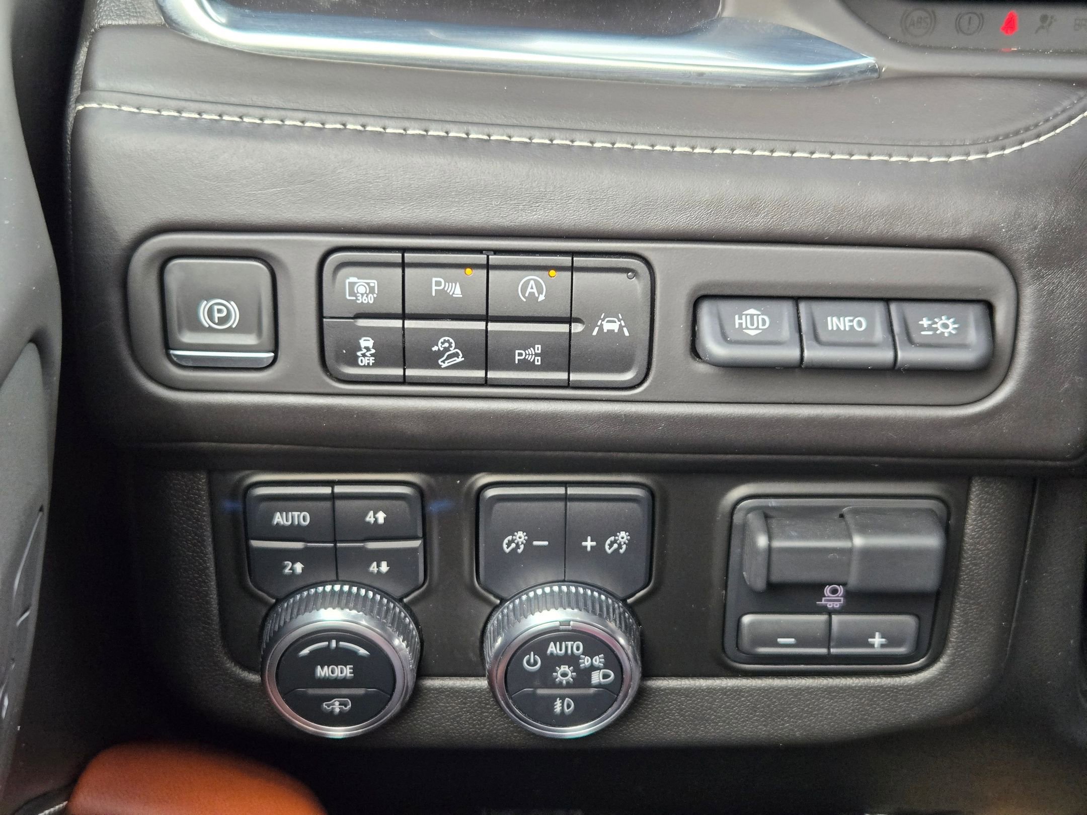 Used 2023 GMC Yukon XL Denali Ultimate image 27