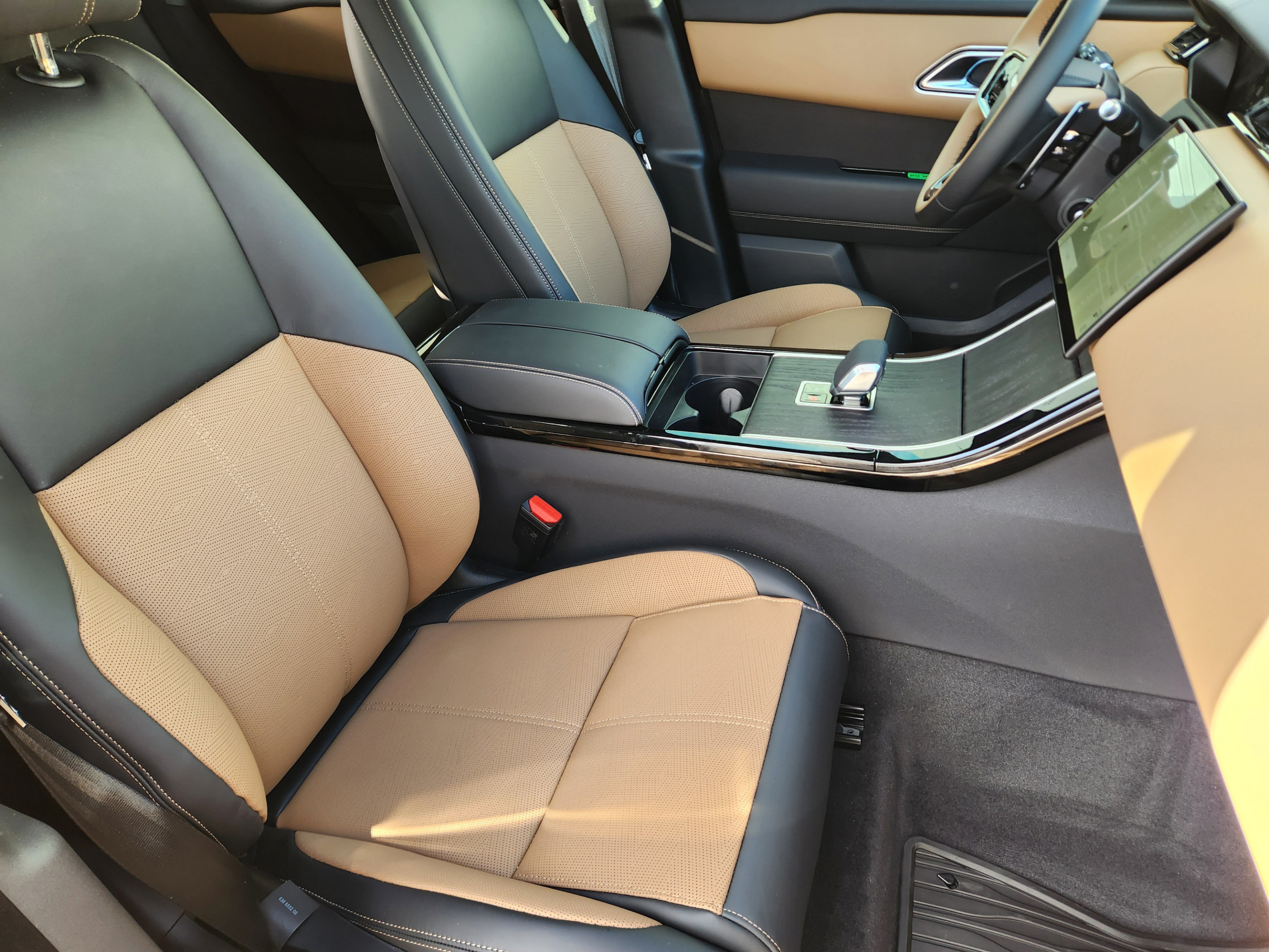 New 2026 Land Rover Range Rover Velar Autobiography AWD/4WD image 9
