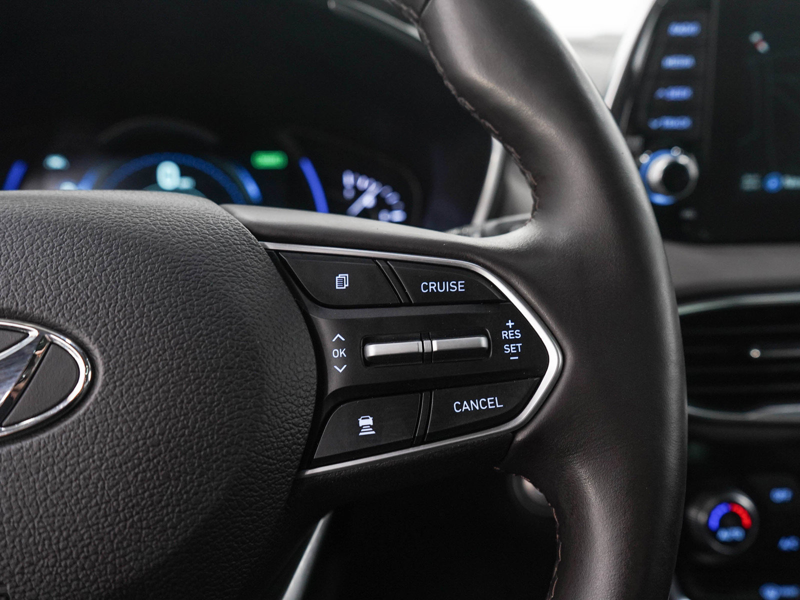 Used 2020 Hyundai Santa Fe Limited AWD/4WD image 30
