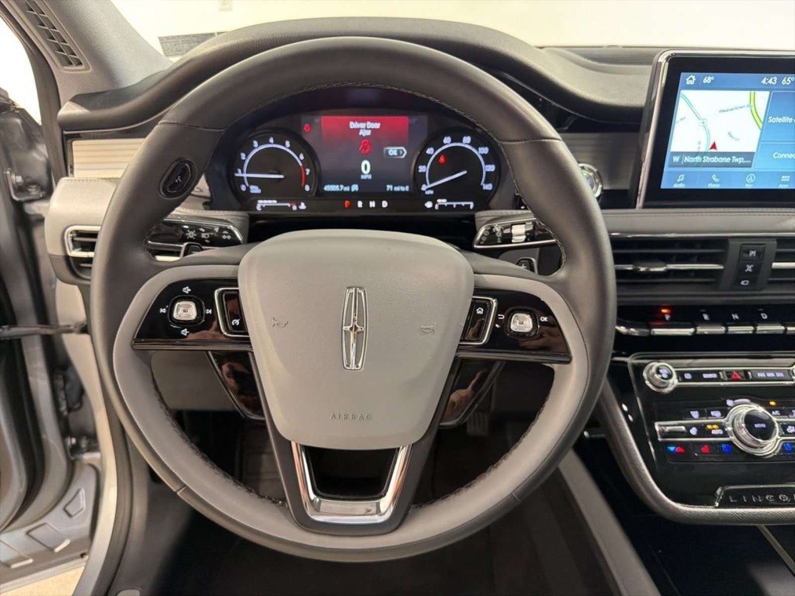 Used 2022 Lincoln Corsair AWD w/ Equipment Group 101A image 14