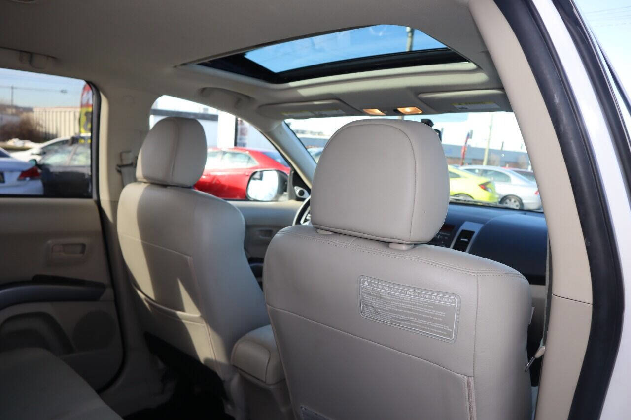 Used 2008 Mitsubishi Outlander SE image 28