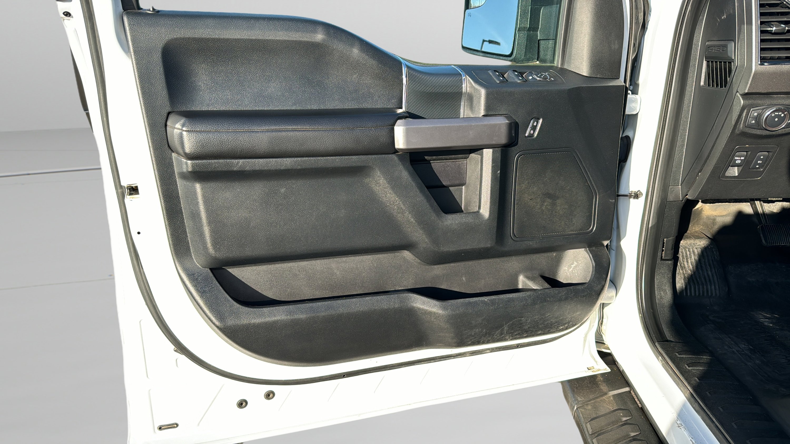 Used 2019 Ford F150 XLT w/ Equipment Group 301A Mid image 19