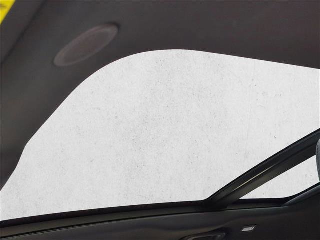 Used 2024 Land Rover Range Rover Velar Dynamic SE image 16