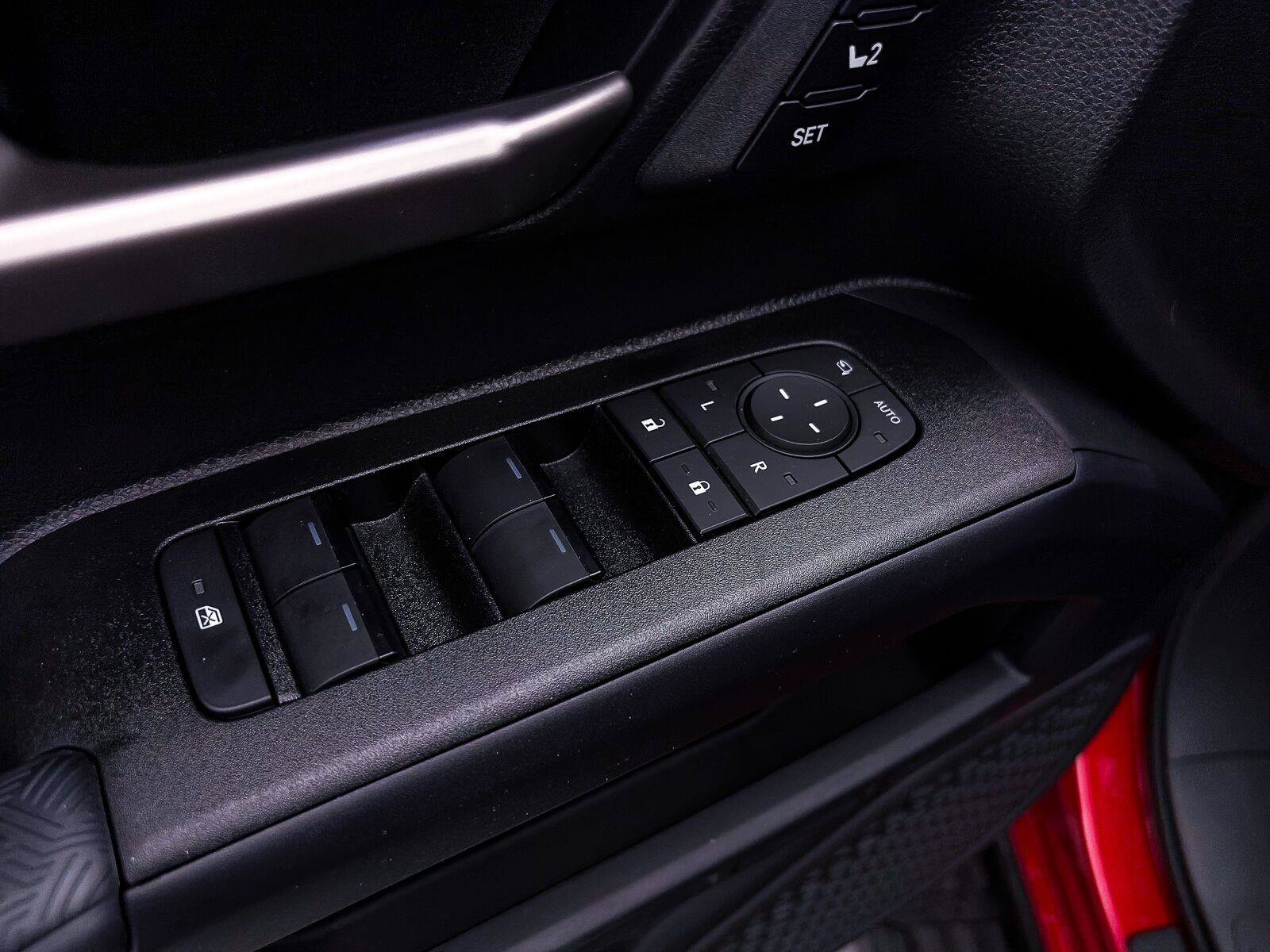 Used 2025 Toyota 4Runner Limited AWD/4WD image 19