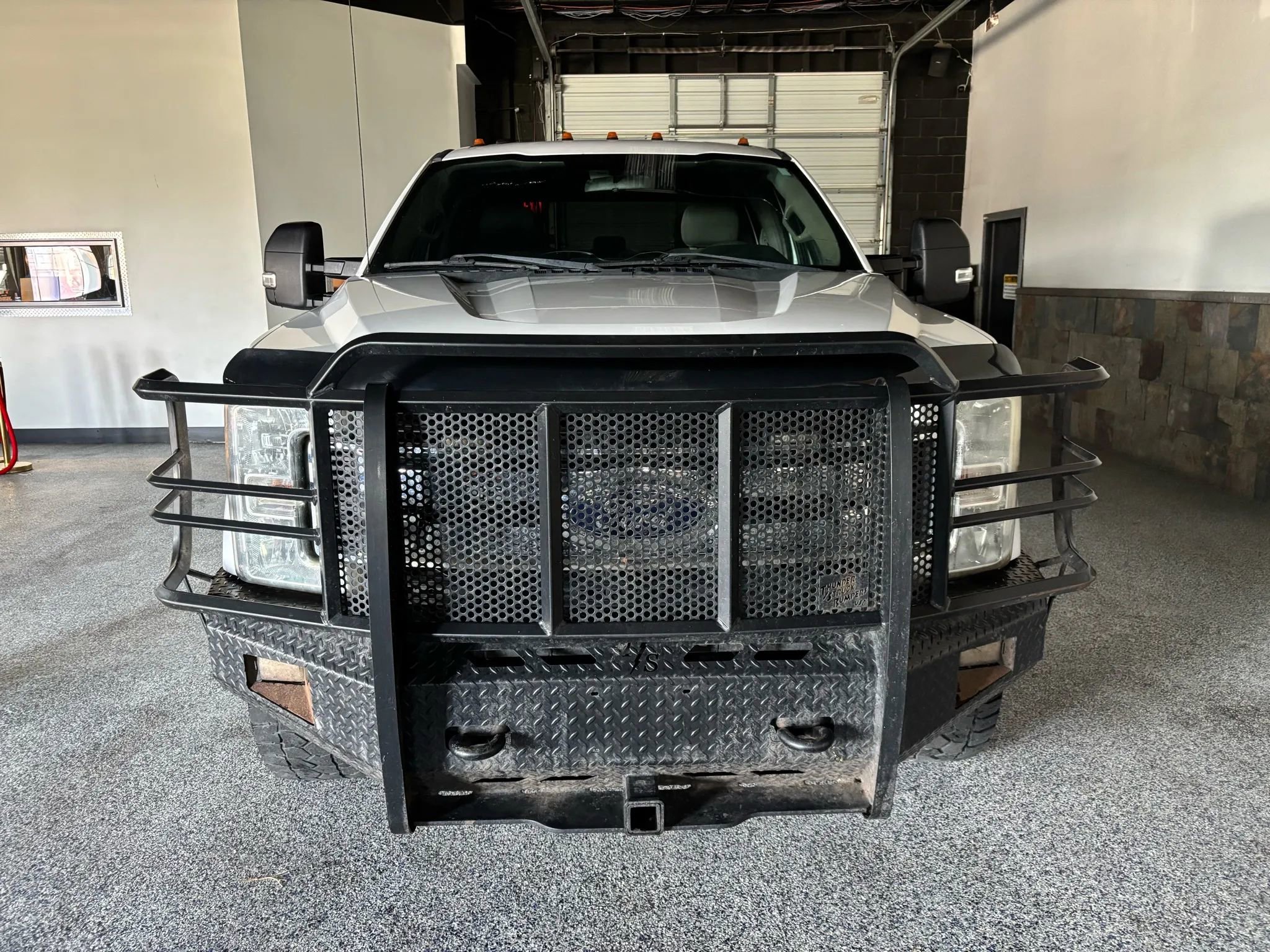 Used 2017 Ford F250 XLT w/ XLT Value Package image 2