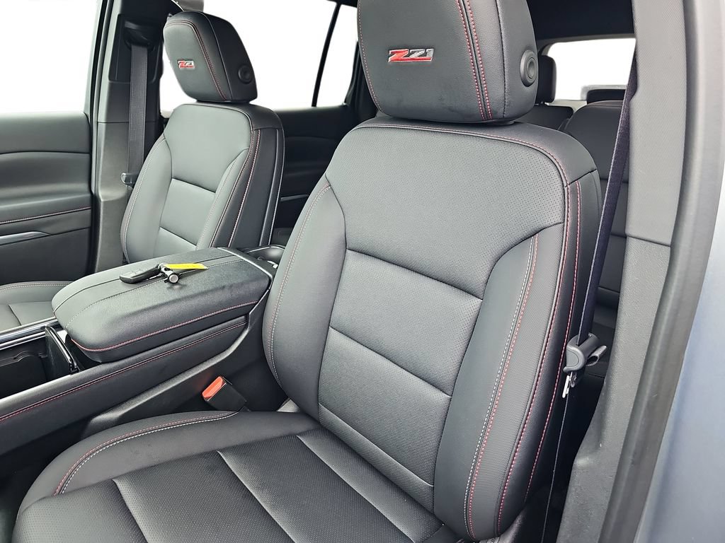 Used 2025 Chevrolet Traverse Z71 AWD/4WD image 15
