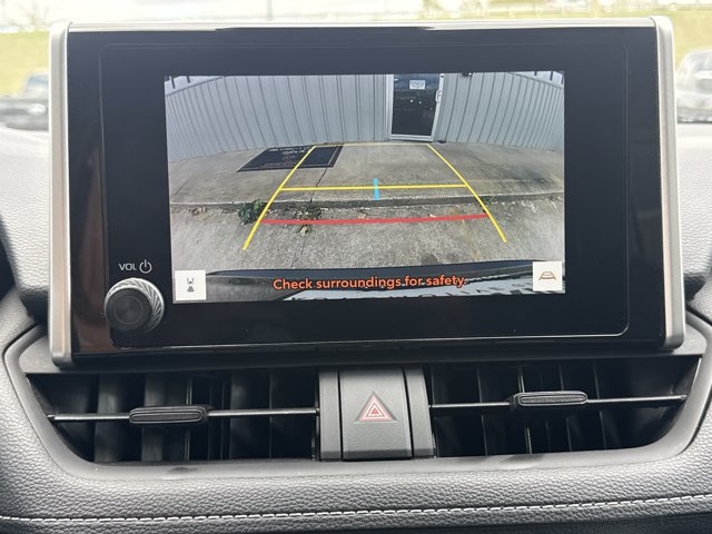 Used 2025 Toyota RAV4 XLE FWD image 8
