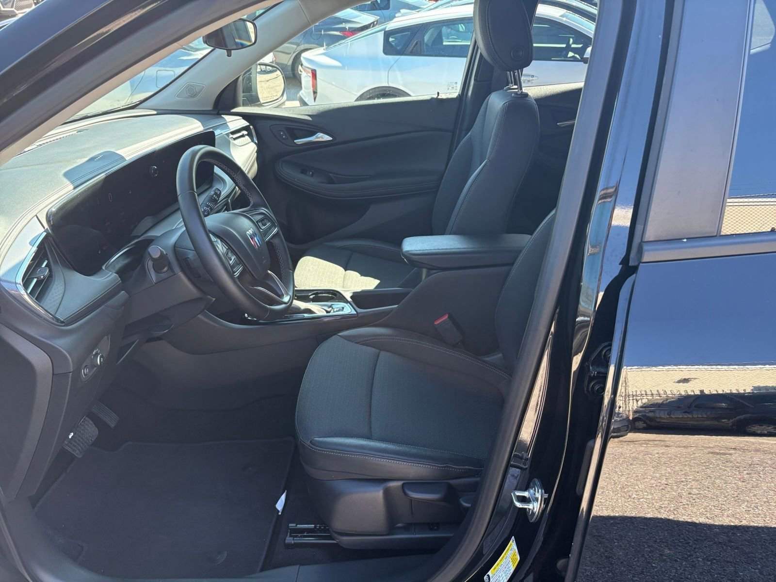 Used 2025 Buick Encore GX Preferred image 25