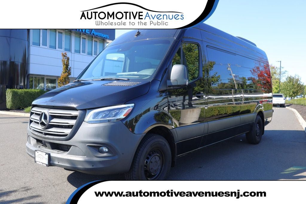 Used 2024 Mercedes-Benz Sprinter 2500 image 1