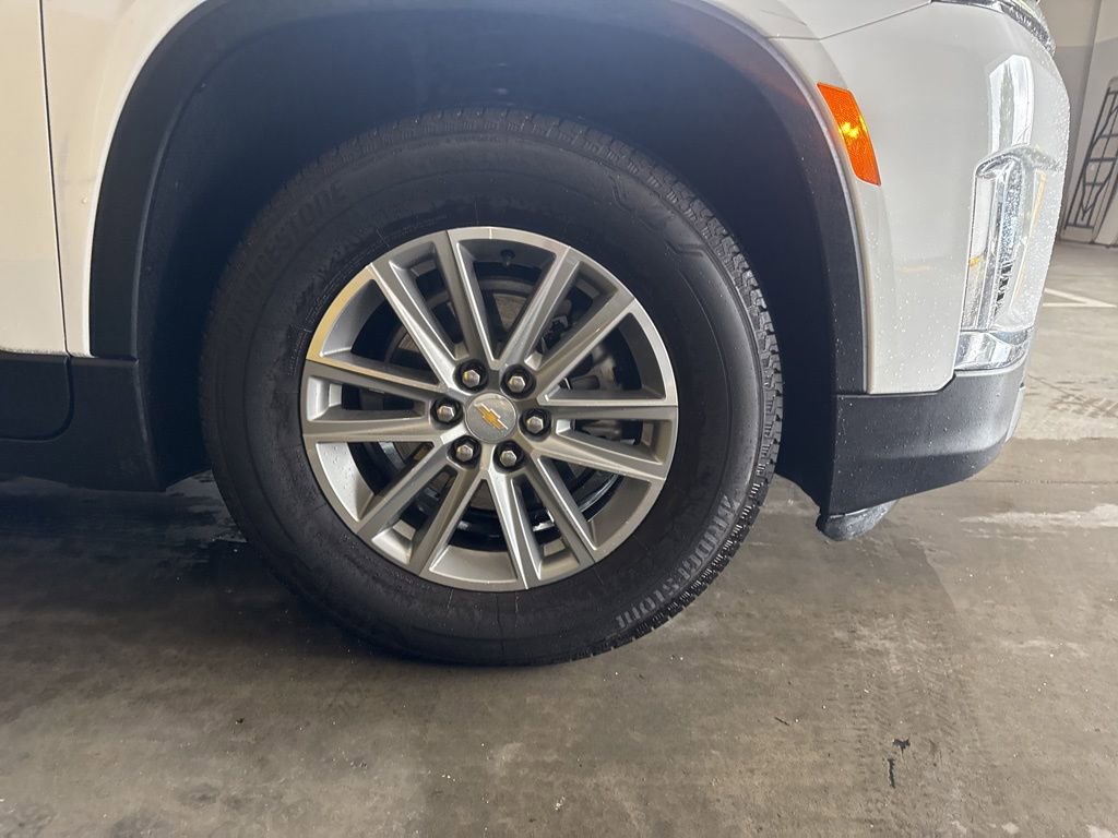 Used 2023 Chevrolet Traverse LT image 4
