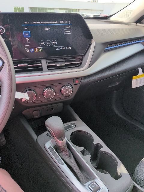 New 2026 Chevrolet Trax LS w/ LS Convenience Package FWD image 10