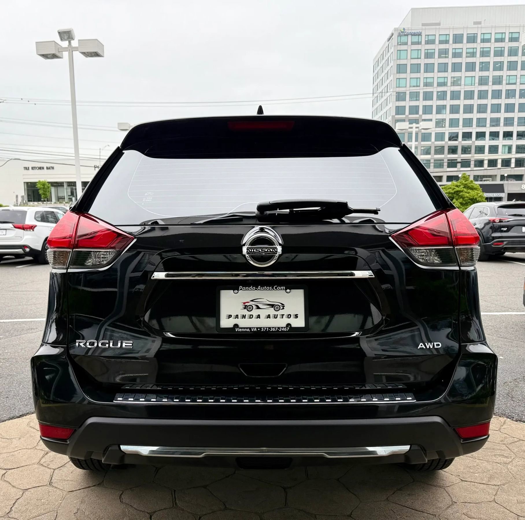 Used 2017 Nissan Rogue S AWD/4WD image 6