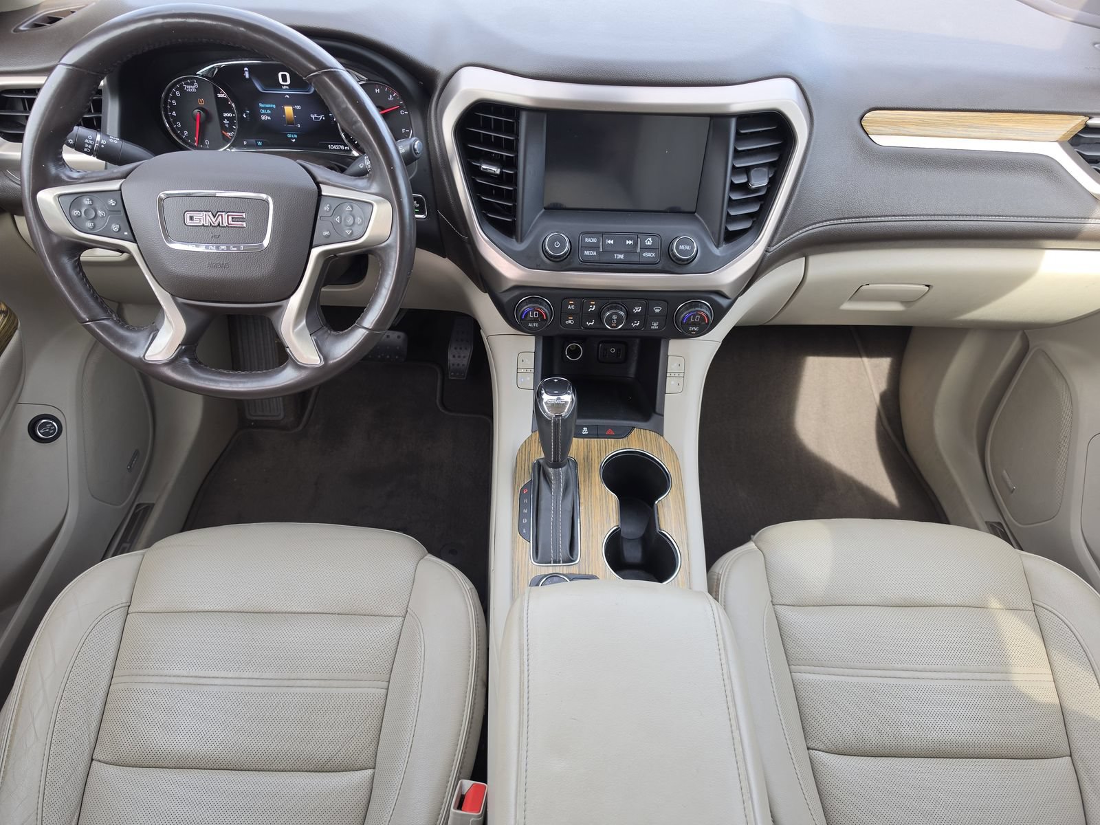Used 2018 GMC Acadia Denali w/ Technology Package FWD image 10