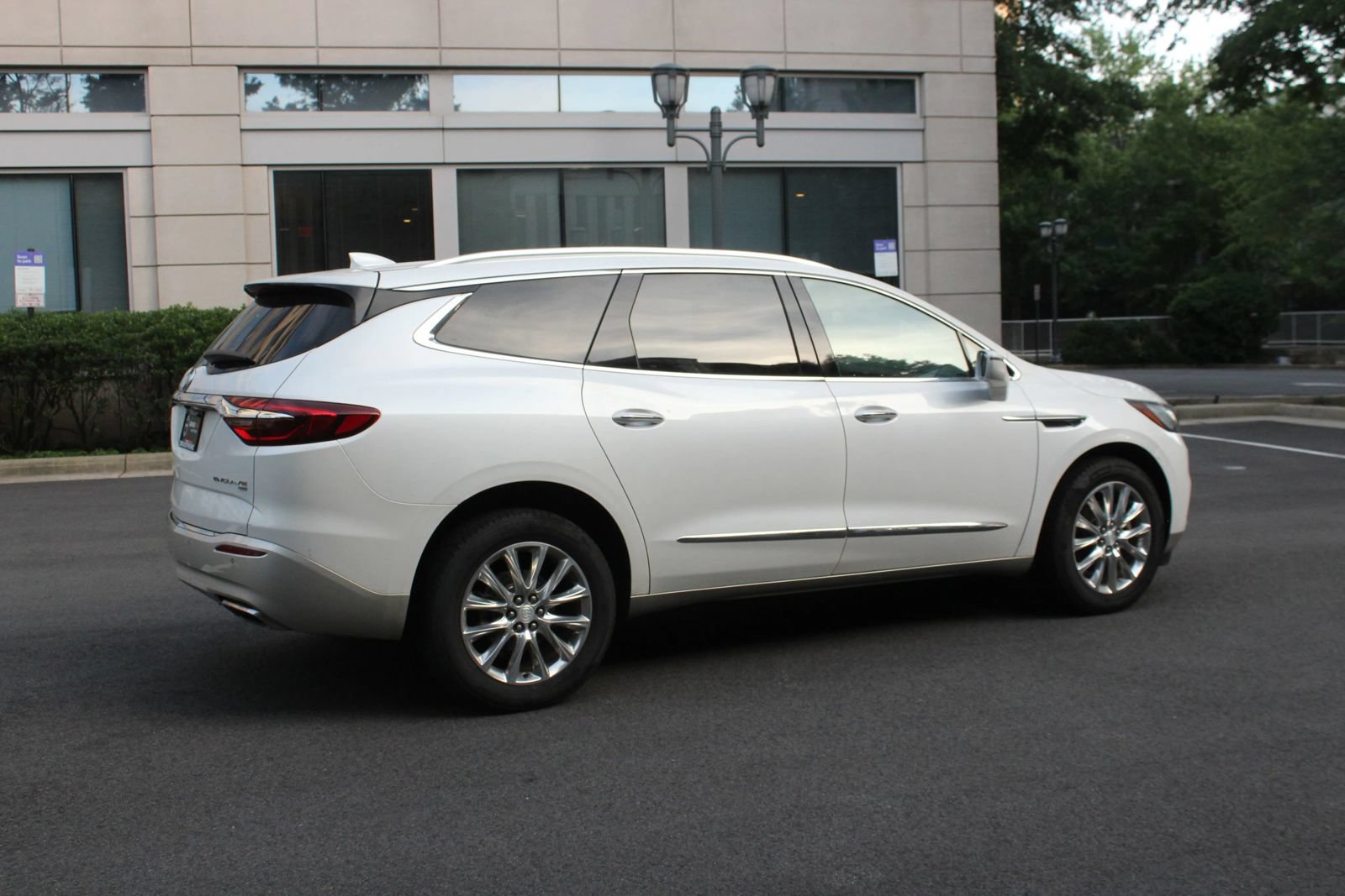 Used 2018 Buick Enclave Premium w/ Experience Buick Package AWD/4WD image 7