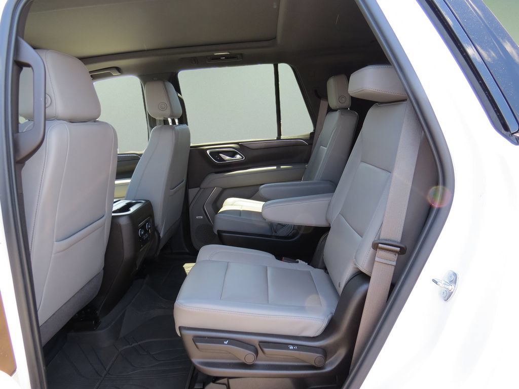 Used 2023 Chevrolet Tahoe Z71 w/ Luxury Package AWD/4WD image 17